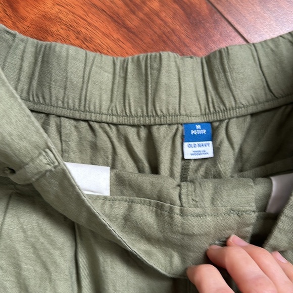 NWT Old Navy Women’s Linen Blend Cropped Wide Leg Pants Olive Size MP - Picture 2 of 7